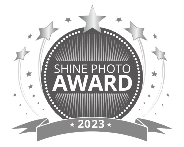 Shine photo award logo